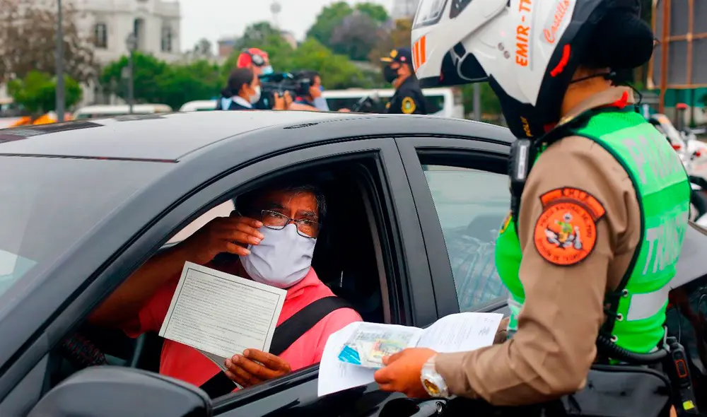 El Reglamento Nacional de Tránsito señala las sanciones para quienes no lleven los documentos respectivos. Foto: La República