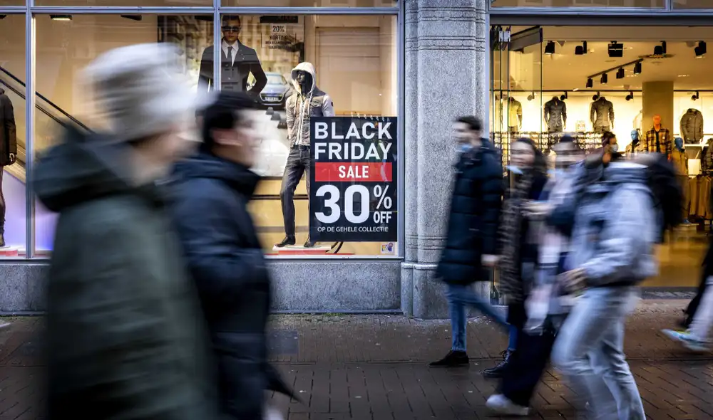 Descubre las las mejores ofertas en Black Friday 2021 para este viernes 26 de noviembre. Foto: EFE
