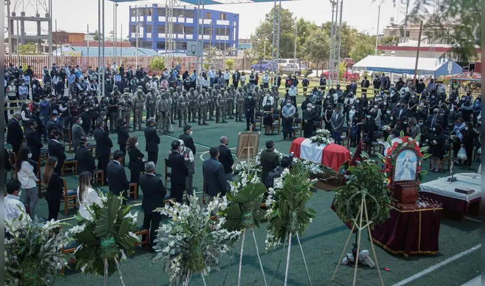 Ceremonia se realizó en el patio central del GORE Arequipa. Foto: Rodrigo Talavera/La República