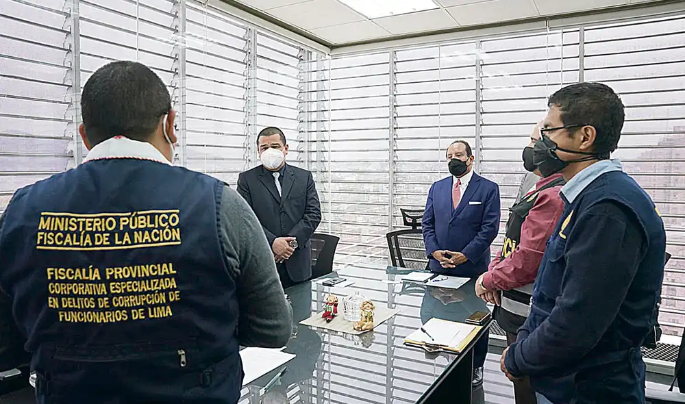 El fiscal Abia cree haber identificado el momento en que se produjo la filtración de una parte del cuadernillo de cien preguntas del examen docente. Foto: difusión