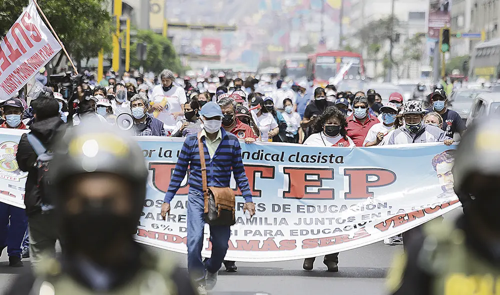 Sutep salió a las calles a pedir que se anule proceso. Foto: John Reyes/La República