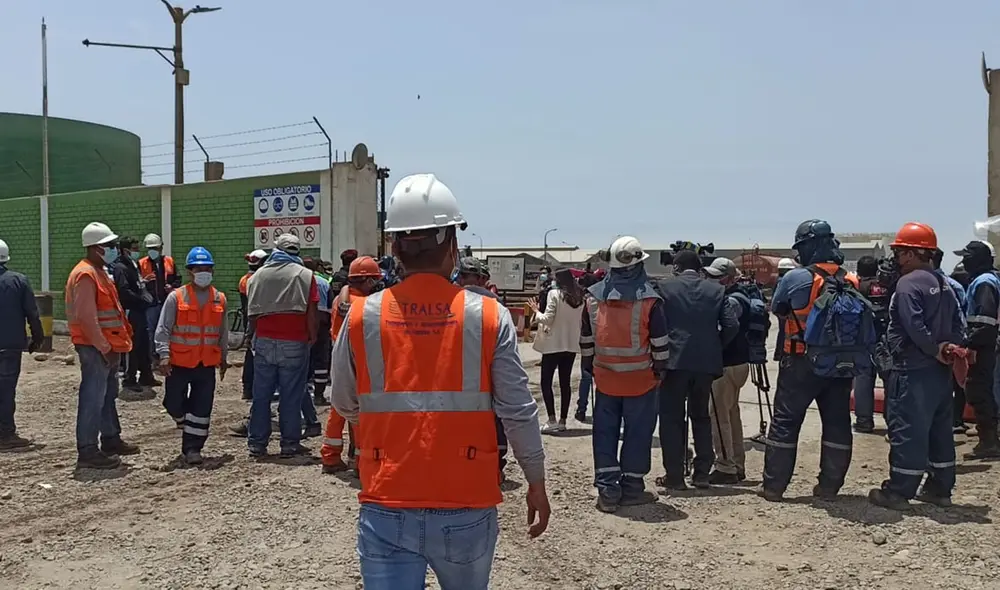 Siniestro se produjo en horas de la mañana y trabajadores fueron evacuados. Foto: URPI-LR Siniestro se produjo en horas de la mañana y trabajadores fueron evacuados. Foto: URPI-LR