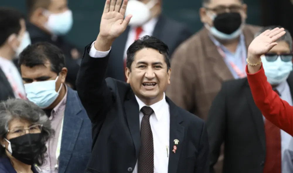 Vladimir Cerrón criticó a Carlos Jaico, quien milita en el partido de César Acuña. Foto: Aldair Mejía/La República