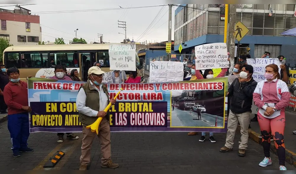 Vendedores señalan que ciclovías perjudican sus negocios. Foto: URPI/Alexis Choque Vendedores señalan que ciclovías perjudican sus negocios. Foto: URPI/Alexis Choque