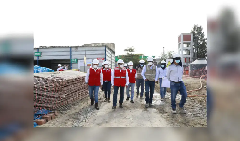 Los auditores inspeccionaron los trabajos en el colegio Santa Magdalena Sofía. Foto: Contraloría