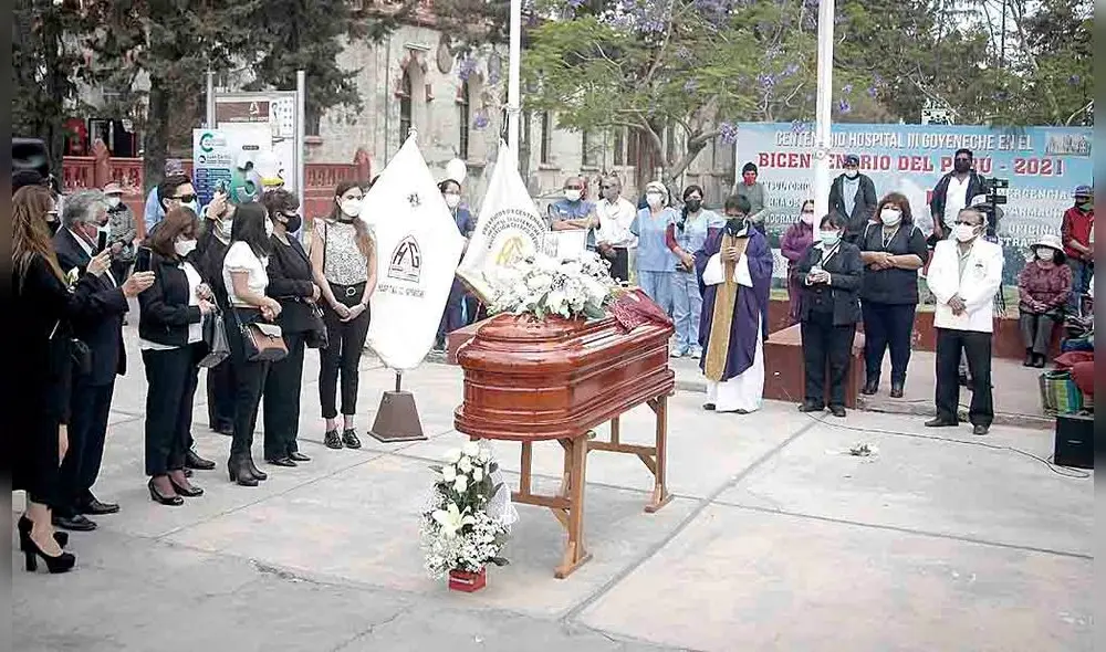 Homenaje. Compañeros despidieron a doctor Simón Sosa. Foto: La República