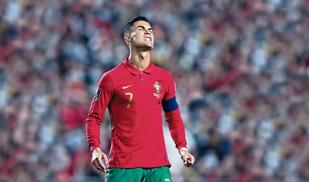 A lucharla. Cristiano Ronaldo deberá vencer a Italia para jugar la próxima Copa del Mundo. Foto: AFP