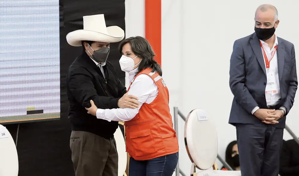 Confluencia. Castillo y Boluarte dieron el mismo mensaje en contra de la intención de vacancia que impulsan las fuerzas de derecha. Chirinos dijo que el objetivo es tener nuevas elecciones. Foto: Gerardo Marín / La República