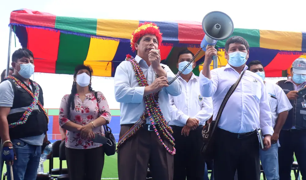 "Lo que hemos heredado en 200 años de atraso no lo podemos hacer (resolver) en 100 días", dijo Pedro Catillo. Foto: Presidencia / Video: TV Perú