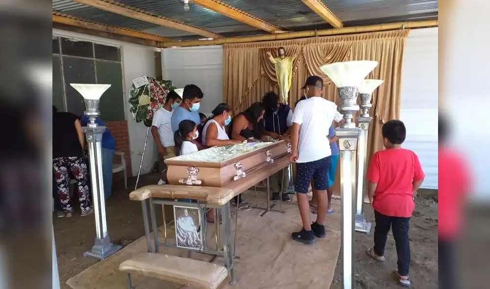 Los deudos exigen a la PNP la búsqueda y captura inmediata de los asesinos. Foto: Javier Borrero