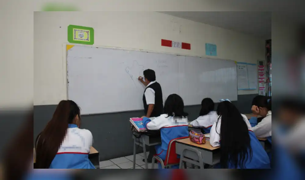 Son 25.000 docentes en la región Lambayeque que deben retornar a las clases presenciales. Foto: La República Son 25.000 docentes en la región Lambayeque que deben retornar a las clases presenciales. Foto: La República