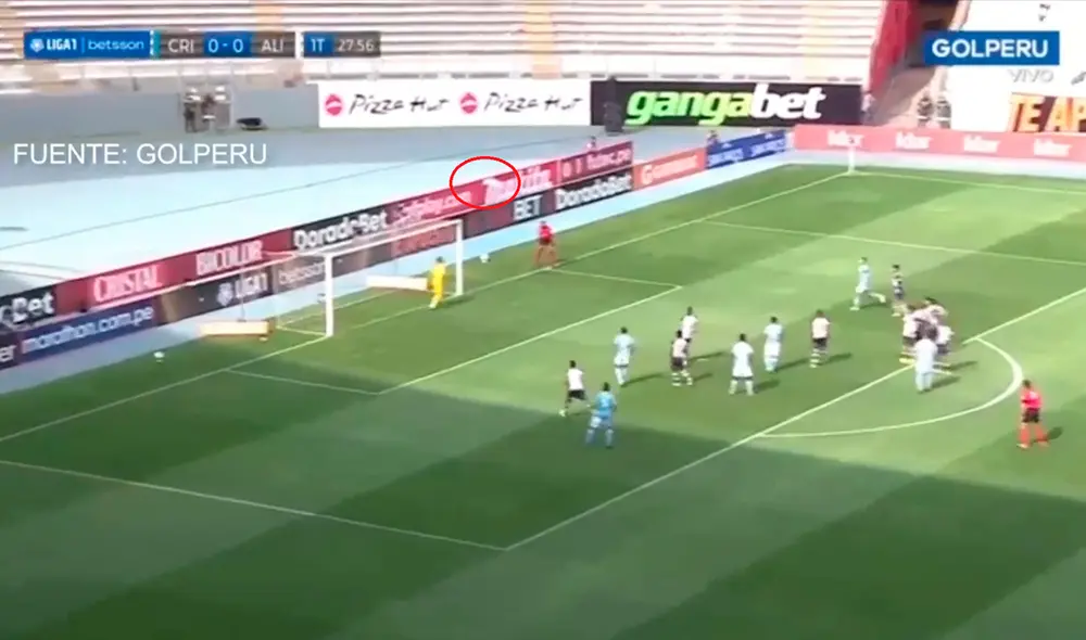 Sporting Cristal busca a toda costa el primero del partido. Fuente: Captura GOLPERU