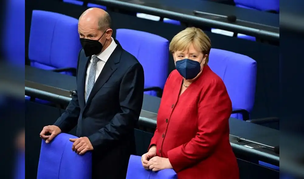 Merkel destacó que entre las funciones esenciales que cumple la OMS está la de aplicar las regulaciones sanitarias internacionales. Foto: AFP