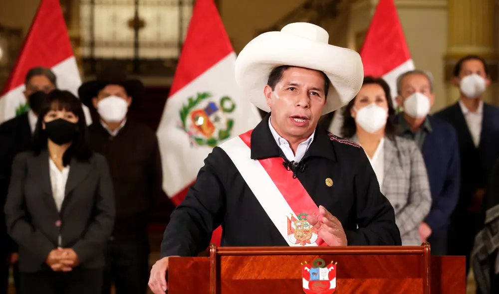 Durante su mensaje a la nación, Pedro Castillo estuvo acompañado de sus ministros de Estado. Foto: Presidencia