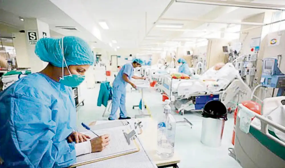 Espacios ocupados. Es importante que la población vacunada siga manteniendo las medidas de prevención, pues los hospitales han comenzado a registrar una mayor demanda de camas. Foto: difusión Espacios ocupados. Es importante que la población vacunada siga manteniendo las medidas de prevención, pues los hospitales han comenzado a registrar una mayor demanda de camas. Foto: difusión