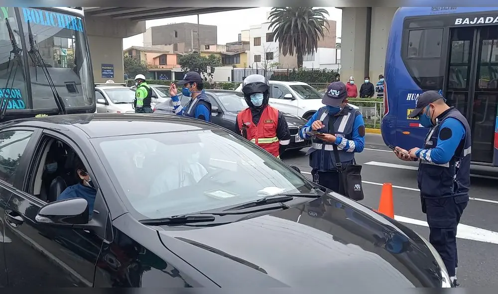 Los delincuentes buscan que las personas tengan instaladas sus aplicaciones de cuentas bancarias para realizar transferencias, según PNP. Deysi Portuguez / URPI-LR (referencial)