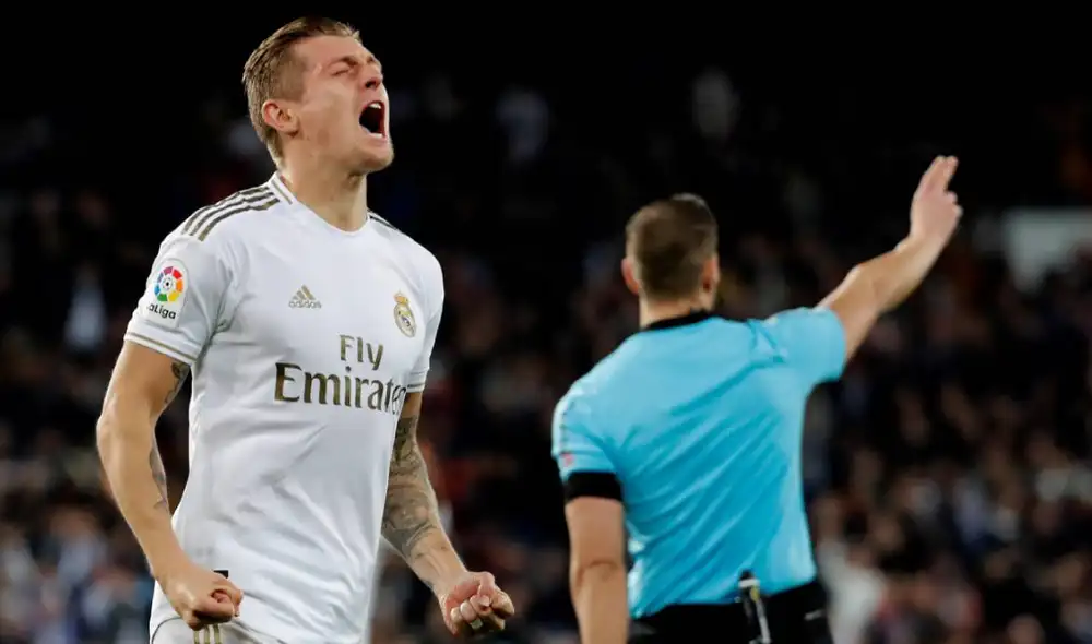 En el podio del Balón de oro 2021 quedaron Messi, Lewandowski y Jorginho. Foto: EFE En el podio del Balón de oro 2021 quedaron Messi, Lewandowski y Jorginho. Foto: EFE