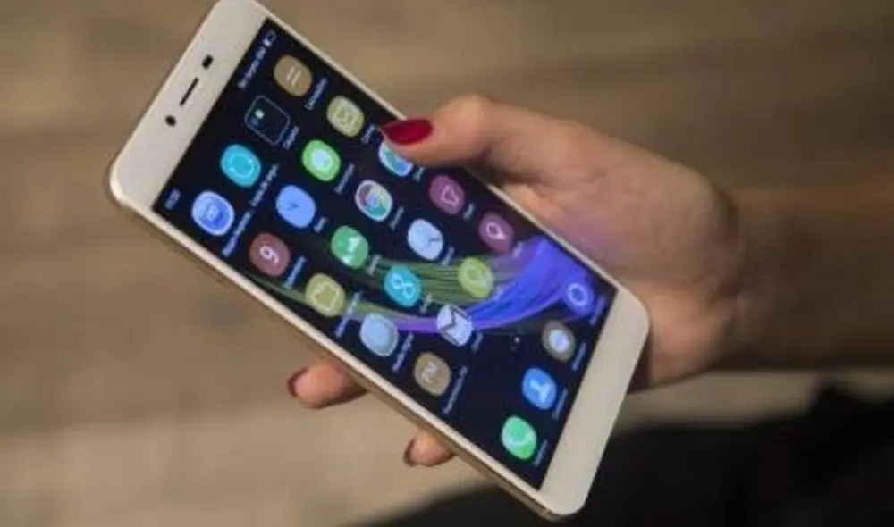 Descarga tus aplicaciones móviles a través de sitios verificados. Foto: Efe. Descarga tus aplicaciones móviles a través de sitios verificados. Foto: Efe.