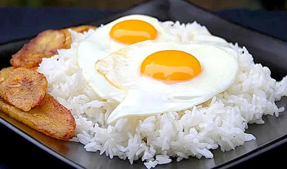 El arroz a la cubana es de origen español, pero tiene influencia cubana. Foto: RecetasPerú