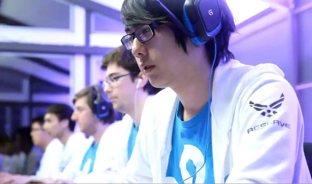 El exjugador Kurtis Ling, conocido como Aui_2000 en las esferas de Dota 2, es el nuevo entrenador de Tundra Esports. Foto: ESTNN