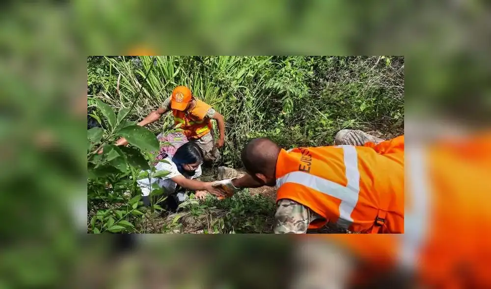 Unidades del Ejército y Fuerza Aérea realizan la evacuación de personas varadas. Foto: Mindef Unidades del Ejército y Fuerza Aérea realizan la evacuación de personas varadas. Foto: Mindef