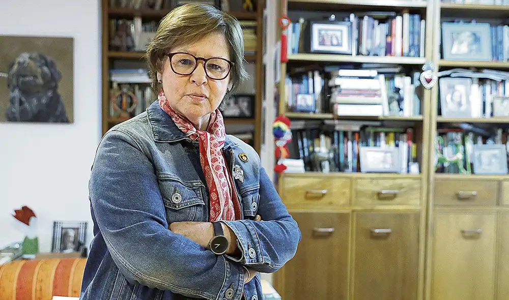 La autora explora relaciones difíciles, centradas en una generación de mujeres, la que está entrando en los 60 y 70 años. Foto: EFE