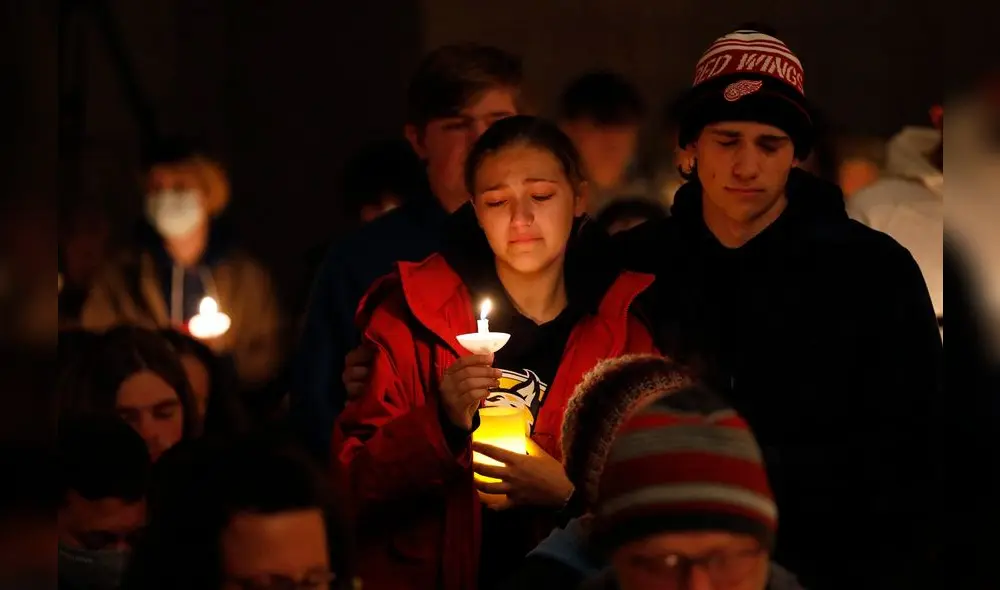Los familiares y amigos han realizado una vigilia en memoria de las víctimas. Foto: AFP