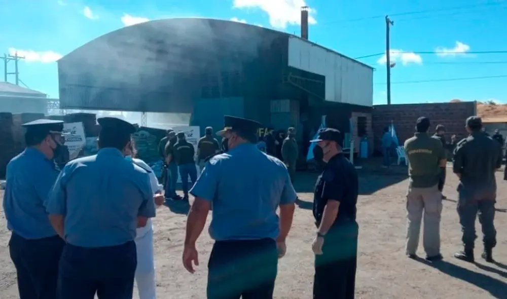 Ningún habitante del pueblo tuvo que recibir atención médica por el humo de la quema de marihuana. Foto: Clarín Ningún habitante del pueblo tuvo que recibir atención médica por el humo de la quema de marihuana. Foto: Clarín