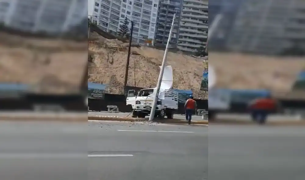 PNP y bomberos están atendiendo la emergencia. Foto: @RSanchezMarquez