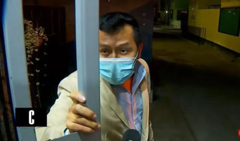 El exfuncionario alegó llamarse Carlos Ponce tras ser consultado por un reportero del programa dominical. Foto: captura de Cuarto Poder.