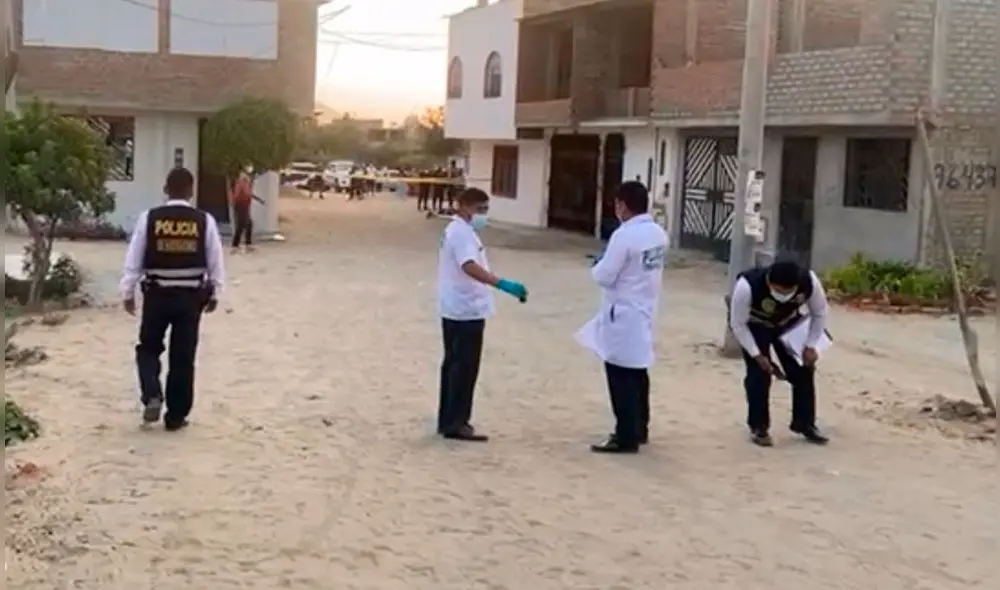 Personal de Criminalística de la PNP llegó al lugar para las indagaciones. Foto: captura de video/Noticias en Red Chimbote. Personal de Criminalística de la PNP llegó al lugar para las indagaciones. Foto: captura de video/Noticias en Red Chimbote.