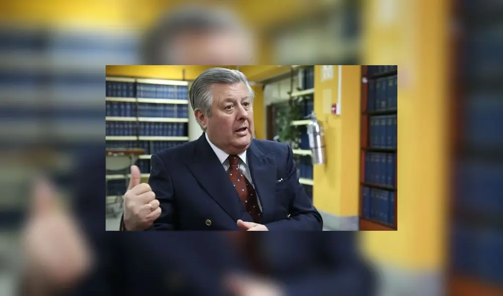 Canciller Maúrtua se protagonizó altercado en vacunatorio de San Isidro. Video: Canal N Canciller Maúrtua se protagonizó altercado en vacunatorio de San Isidro. Video: Canal N