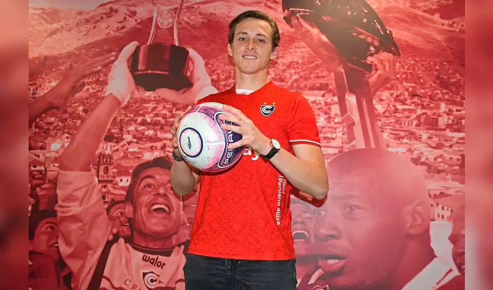 El portero luciendo la divisa. Buscará el titularato. Foto: Club Cienciano