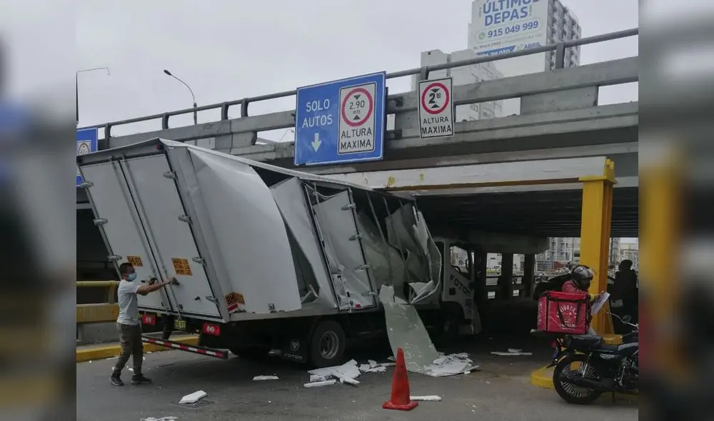 Autoridades se encuentran realizando las investigaciones del caso. Foto: Andina Autoridades se encuentran realizando las investigaciones del caso. Foto: Andina
