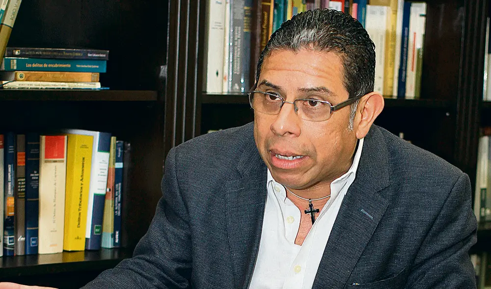 Análisis. Para Azabache, más que el caso Breña, se discute la capacidad moral de Castillo. Foto: Virgilio Grajeda / La República