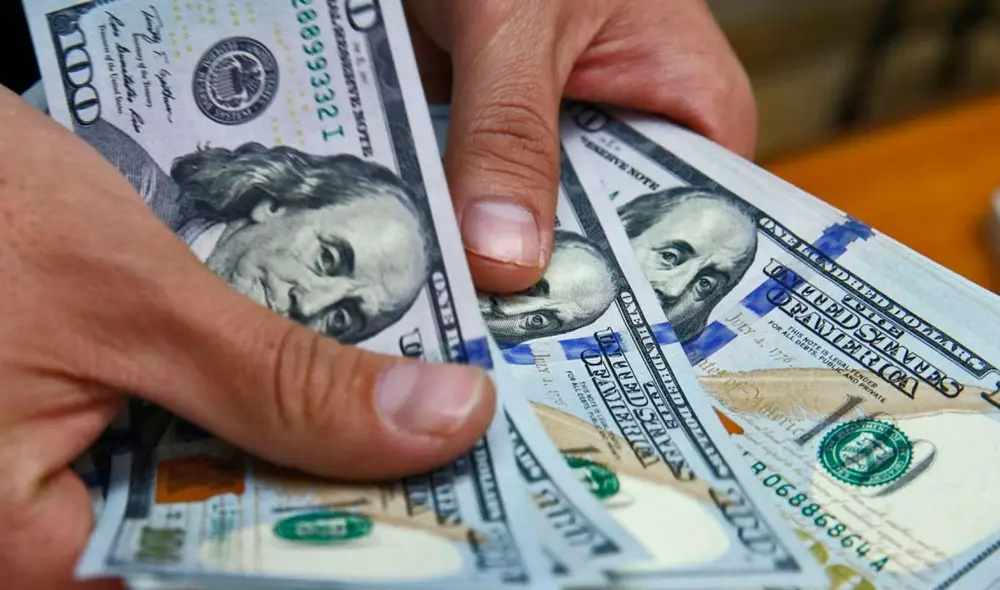 El precio del dólar BCV hoy, 3 de diciembre. La tasa oficial autorizada por el régimen de Nicolás Maduro para contrarrestar el mercado paralelo. Foto: AFP