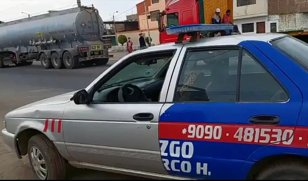 Serenos de Víctor Larco llegaron al lugar para constatar el hecho. Foto: captura video Hoy Noticias