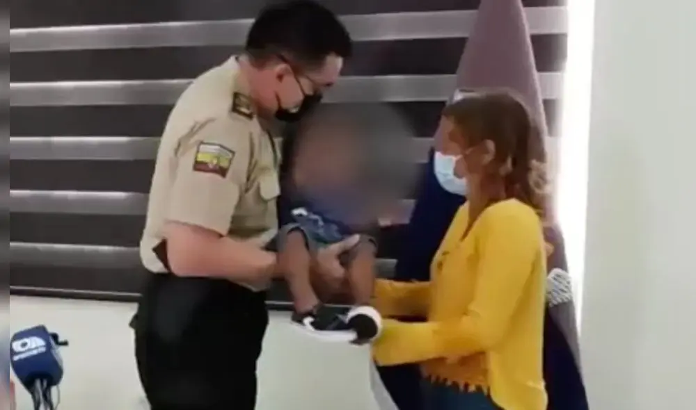 La mujer recibió una llamada anónima en la que le informaron que su bebé estaba en Ecuador. Foto: Policía Nacional Ecuador La mujer recibió una llamada anónima en la que le informaron que su bebé estaba en Ecuador. Foto: Policía Nacional Ecuador