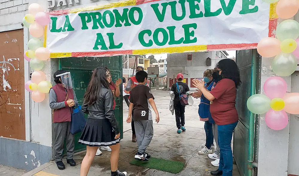 Dos años después. La semipresencialidad permitirá a los docentes prepararse para lo que será el retorno en el 2022. Foto: difusión Dos años después. La semipresencialidad permitirá a los docentes prepararse para lo que será el retorno en el 2022. Foto: difusión