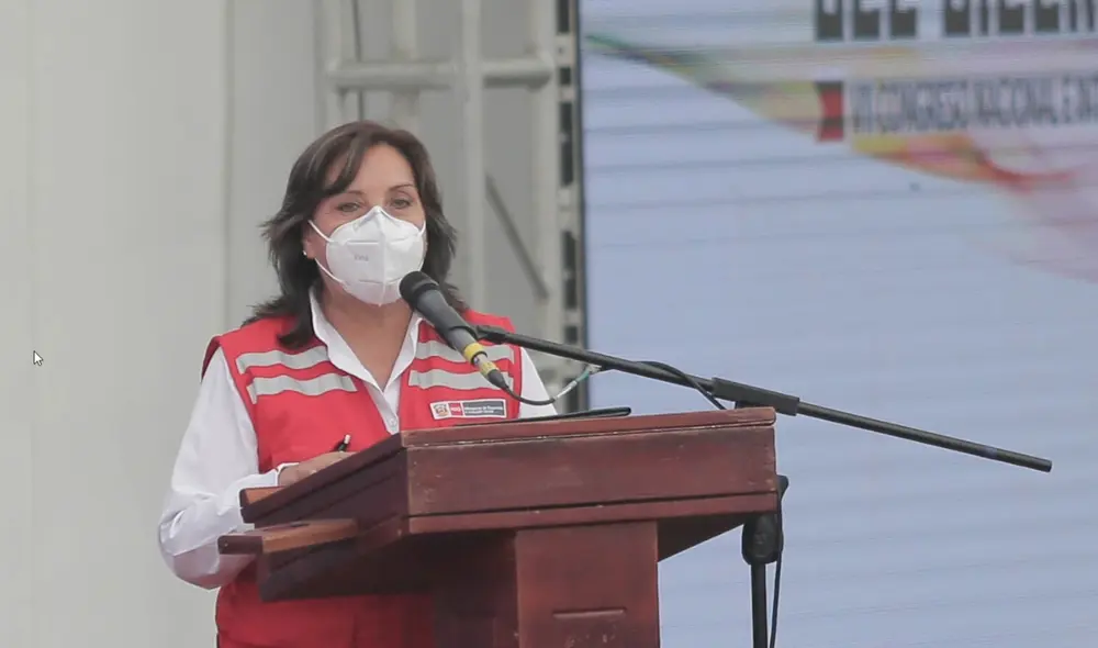 Dina Boluarte también aceptó que en el Gobierno de Pedro Castillo ha tenido fallos que se han ido corrigiendo. Foto: La República