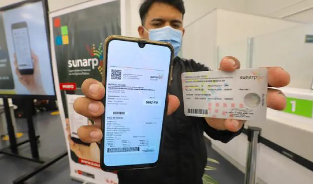 La Tarjeta de Identificación Vehicular Electrónica evita adulteraciones y favorece la portabilidad al ser compatible con tablets, laptops o teléfonos celulares. Foto: Sunarp