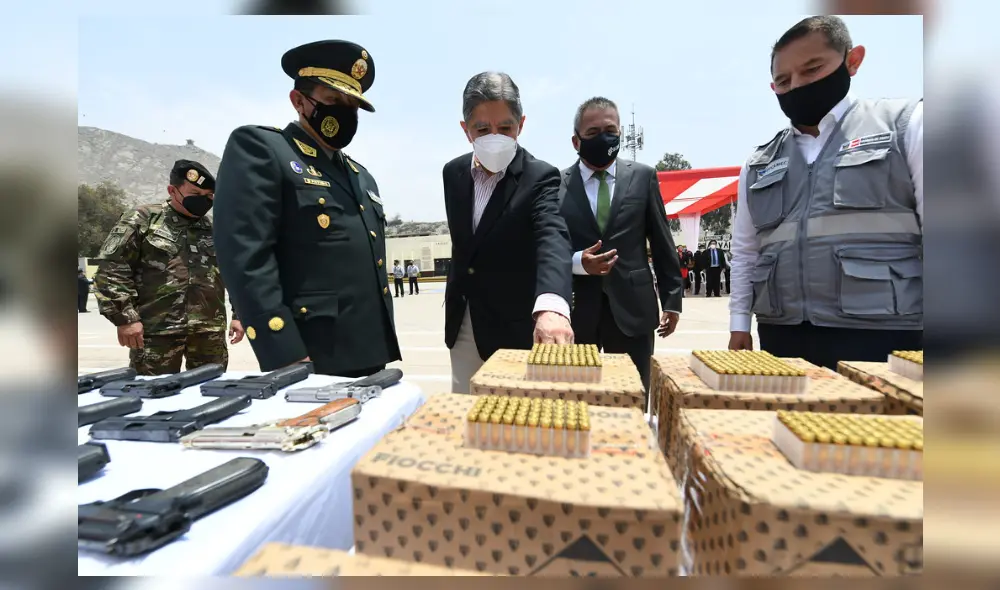 El titular del Mininter participó en la ceremonia por el noveno aniversario de la Sucamec. Foto: Ministerio del Interior El titular del Mininter participó en la ceremonia por el noveno aniversario de la Sucamec. Foto: Ministerio del Interior