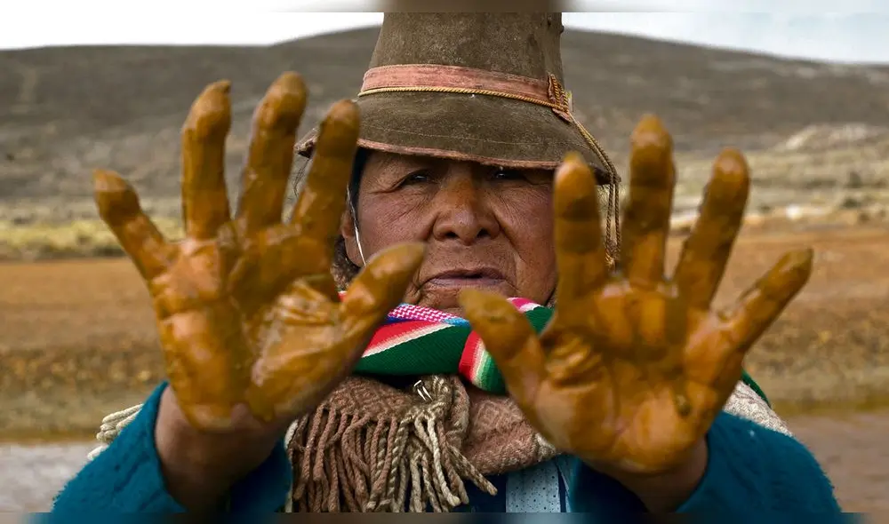 Aguas residuales. Puno es una región que no solo sufre con la contaminación de la minería informal. En Titire, Aruntani ha contaminado fuentes hídricas que se resiste a remediarlas. Foto: La República