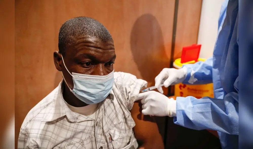 Solo el 11% de la población africana ha recibido al menos una dosis. Hay países como Chad, República Democrática del Congo y Sudán donde no se ha vacunado ni al 2%. Foto: AFP.