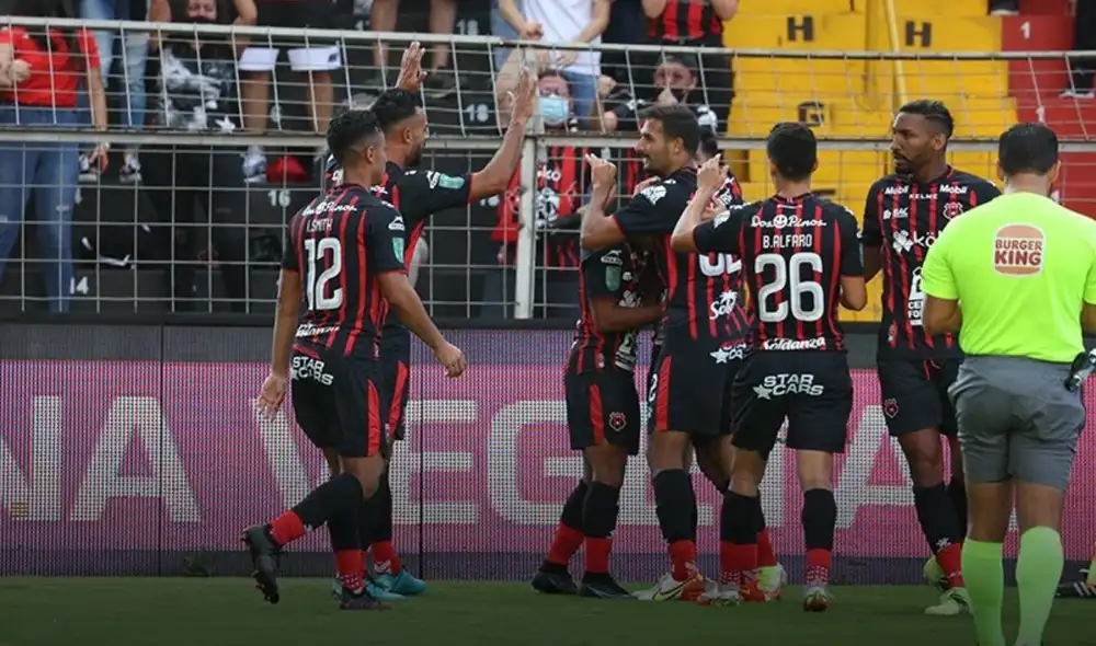 Alajuelense empató 3-3 con Santos, pero clasificó por los goles de visita. Foto: Alajuelense. Alajuelense empató 3-3 con Santos, pero clasificó por los goles de visita. Foto: Alajuelense.