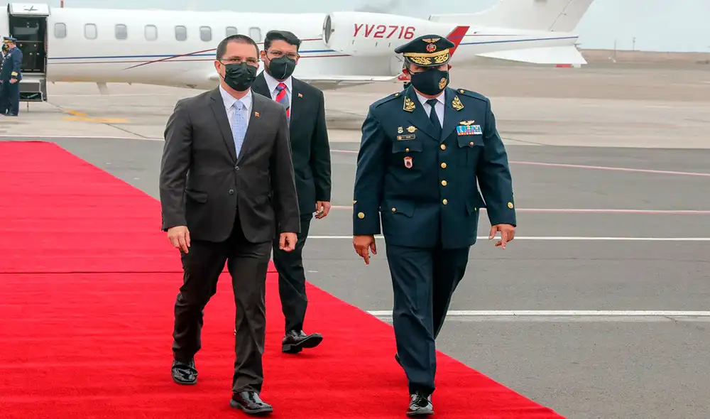 Jorge Arreaza estuvo en Perú en julio pasado, cuando era canciller de Venezuela, con motivo de la toma de posesión de Pedro Castillo. Foto: AFP Jorge Arreaza estuvo en Perú en julio pasado, cuando era canciller de Venezuela, con motivo de la toma de posesión de Pedro Castillo. Foto: AFP