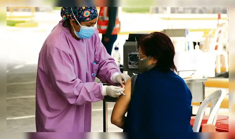 Sigue. Vacunación se realiza a diario en Arequipa y Cusco. Foto: La República Sigue. Vacunación se realiza a diario en Arequipa y Cusco. Foto: La República