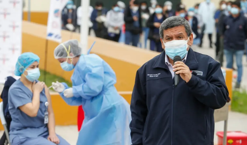 El titular de la cartera de Salud dijo también que, aunque es cierto que se descartó la presencia de la variante ómicron, no se puede evitar que ingrese al país en cualquier momento. Foto: Minsa El titular de la cartera de Salud dijo también que, aunque es cierto que se descartó la presencia de la variante ómicron, no se puede evitar que ingrese al país en cualquier momento. Foto: Minsa