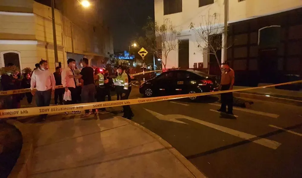 Familiares de una de las víctimas llegaron hasta el lugar para constatar su identidad. Foto: Grace Mora/URPI-LR Familiares de una de las víctimas llegaron hasta el lugar para constatar su identidad. Foto: Grace Mora/URPI-LR