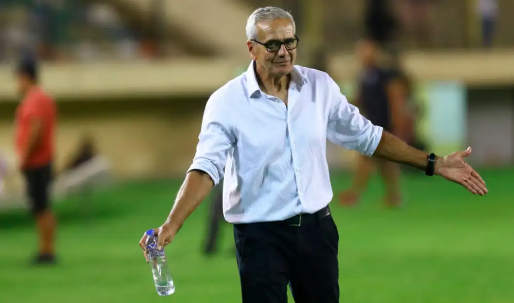 Gregorio Pérez volvió en la Fase 2 a Universitario de Deportes tras la salida de Comizzo. Foto: La República